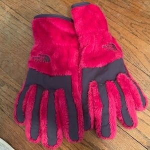 North face gloves